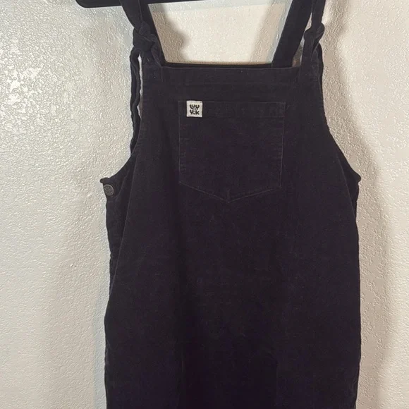 Lucy & Yak Black Midi Dress - Picture 2 of 10